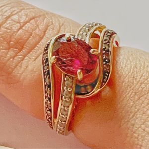 10K YELLOW GOLD GARNET RING